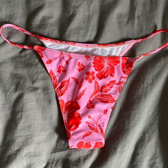 Shein Bikini Bottoms - never worn - Picture 2 of 2